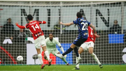 Gol Hakana Čalhanoglua (Inter) u prvom kup susretu sa Milanom